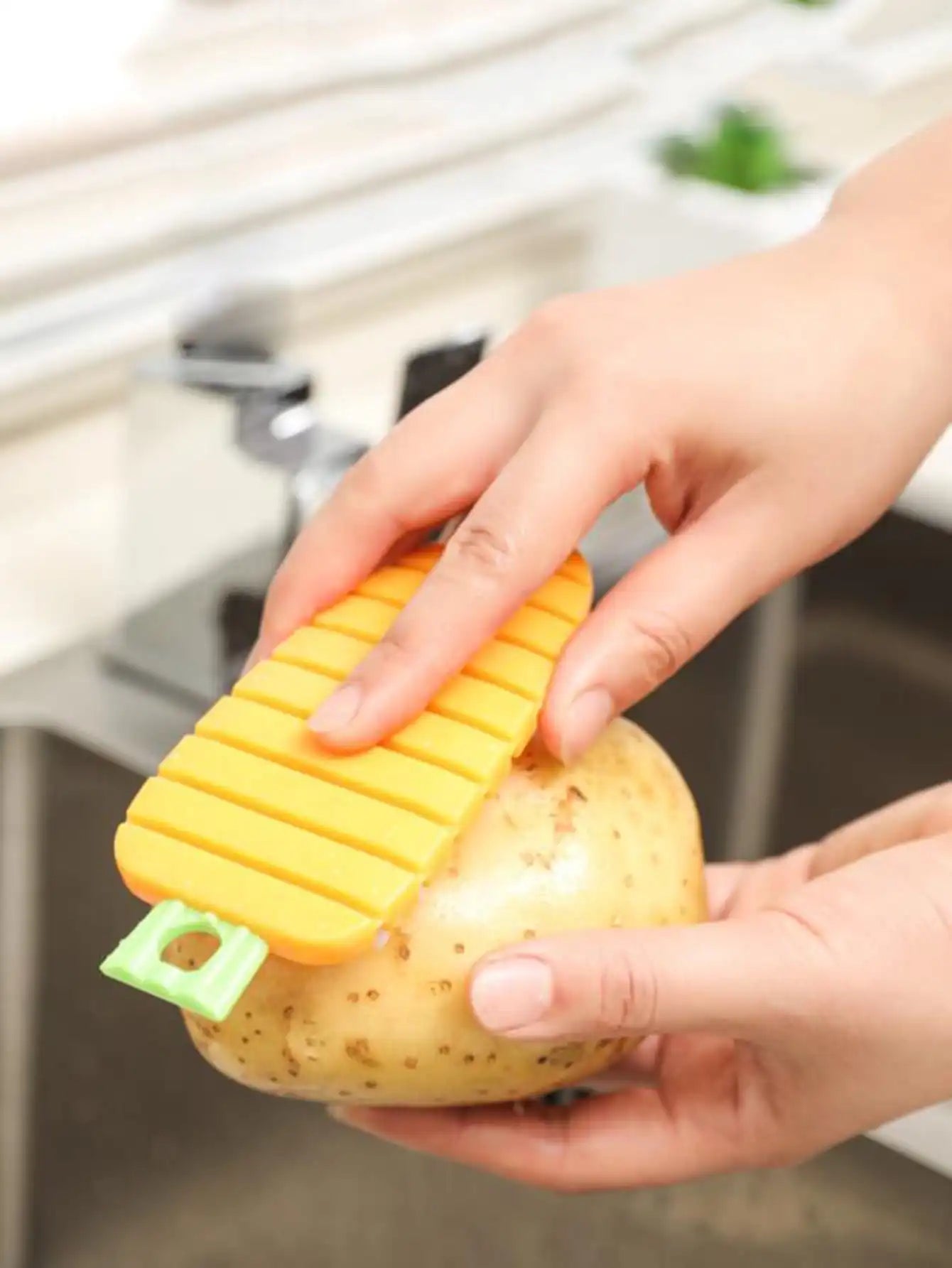 Flexible Fruit & Vegetable Cleaning Brush – Kitchen Produce Washing Scrubber Tool