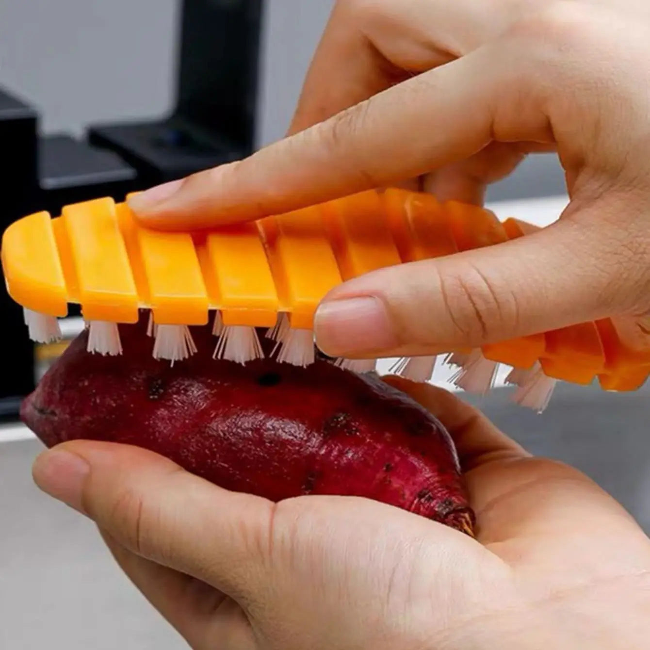 Flexible Fruit & Vegetable Cleaning Brush – Kitchen Produce Washing Scrubber Tool